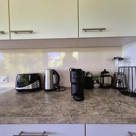 Pura Vida Garden & Lakeview Apartment
